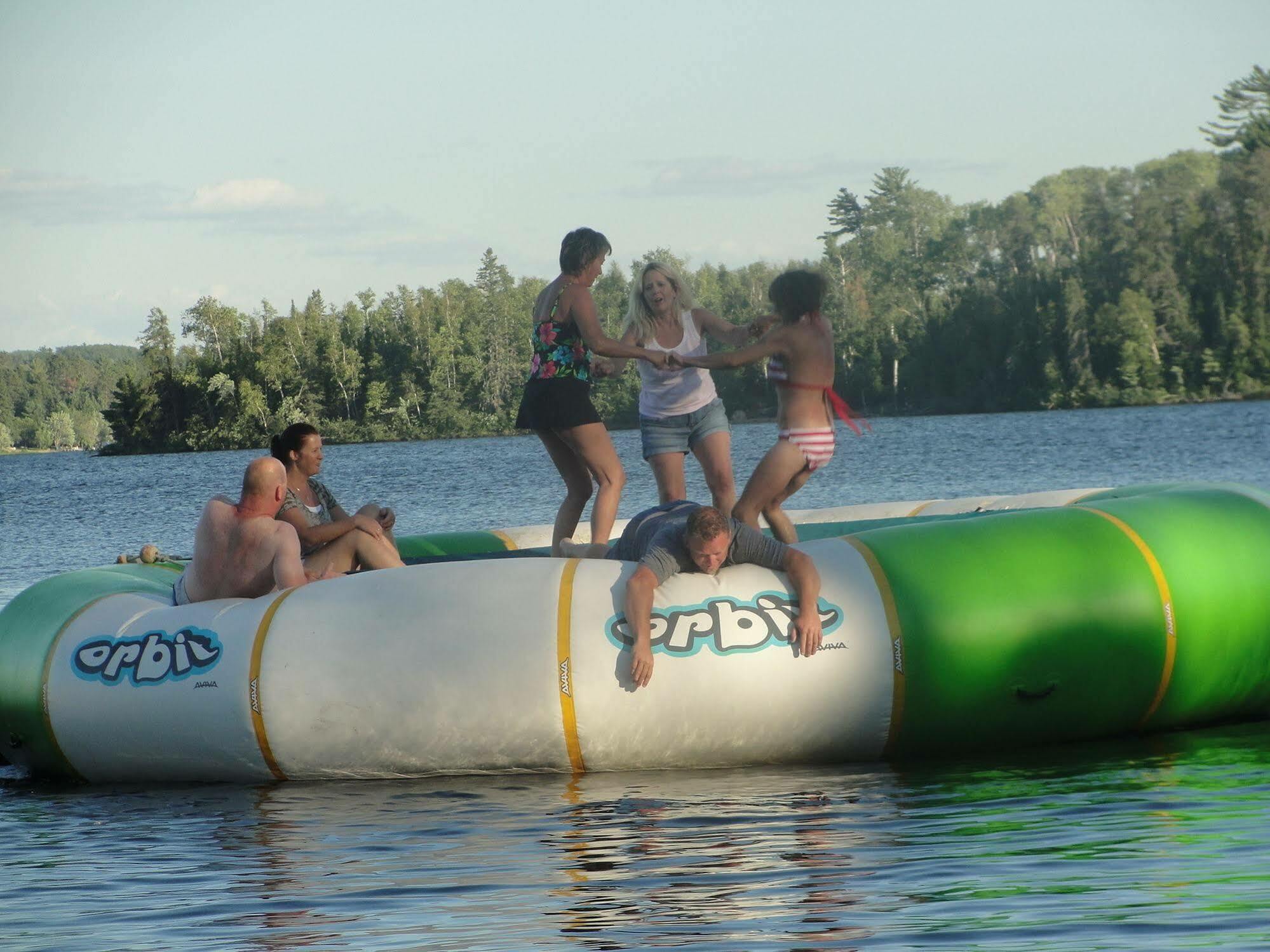 Pine Point Lodge Resort & Motel Crane Lake エクステリア 写真