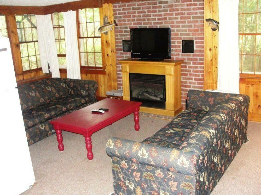 Pine Point Lodge Resort & Motel Crane Lake エクステリア 写真