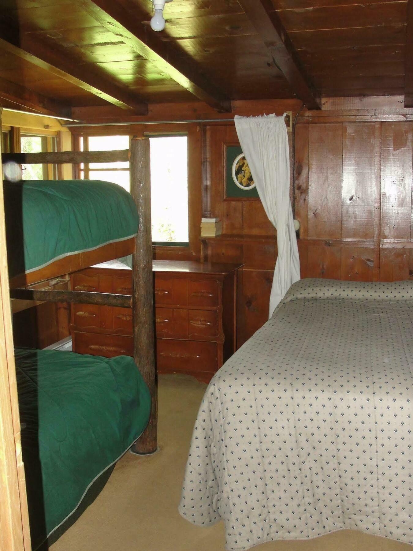 Pine Point Lodge Resort & Motel Crane Lake エクステリア 写真