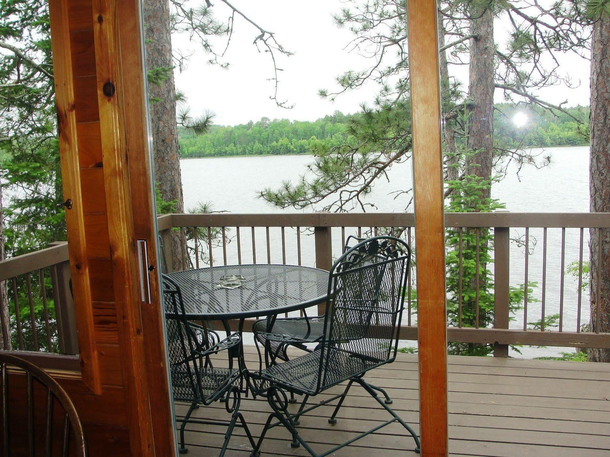 Pine Point Lodge Resort & Motel Crane Lake エクステリア 写真